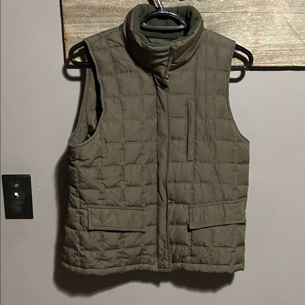 Y2K vintage army Kenneth Cole Reaction Quilted Olive Vest
